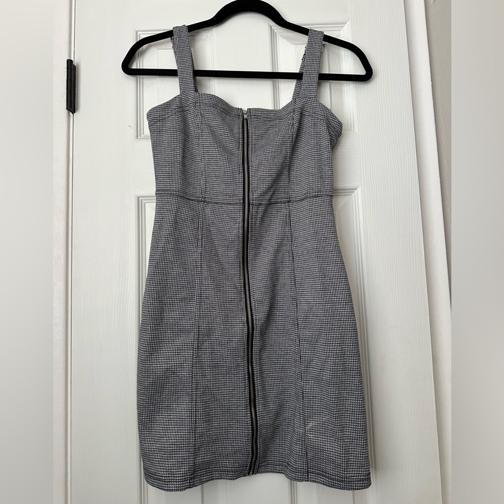 Small forever 21 black gingham knit zip up dress